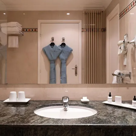 Le Littré Hotel