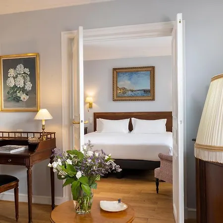 Le Littré Hotel