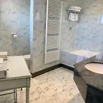 Le Littre 4* Париж