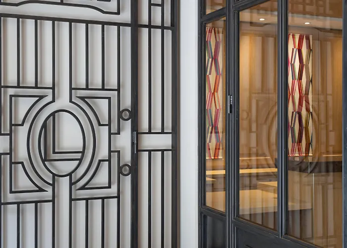 Le Littre 4* פריז